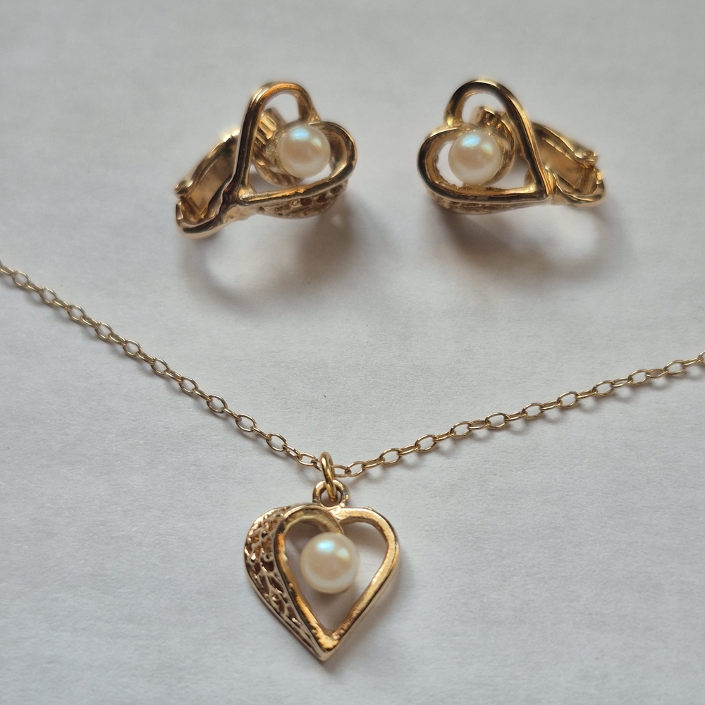 Vintage heart clip-on earrings and necklace set